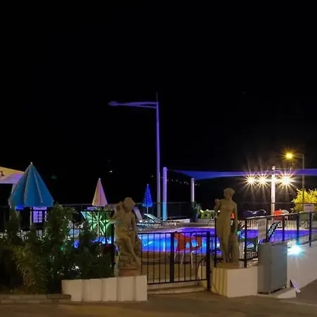 Panoramic Holidays - Premium 8 Lägenhet